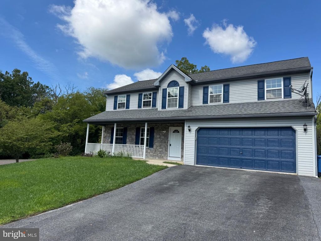 1199 ASHBOURNE DR, Reading, PA 19605