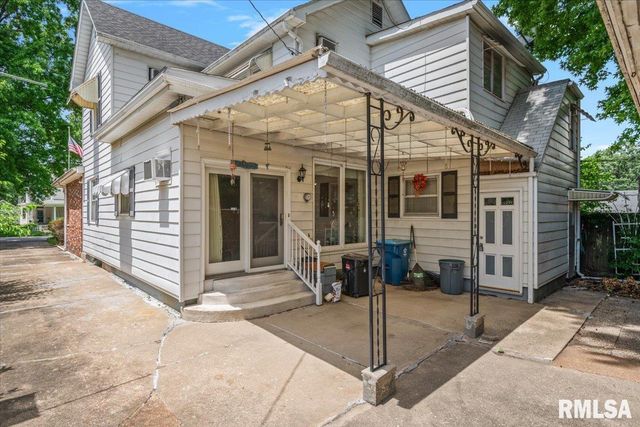 1520 N 4TH Street, Springfield, IL 62702