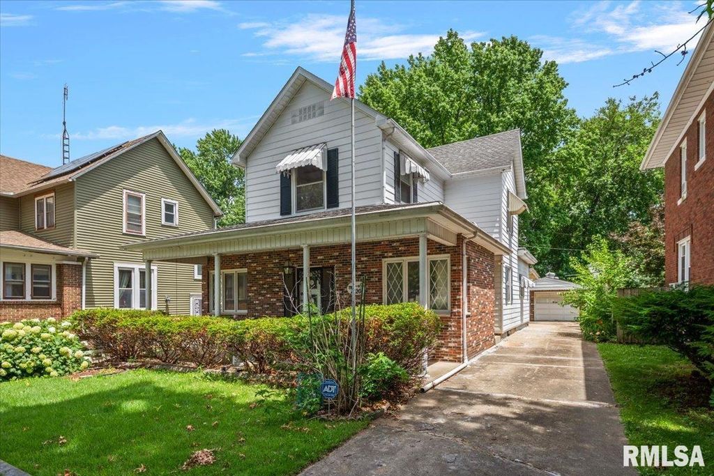 1520 N 4TH Street, Springfield, IL 62702