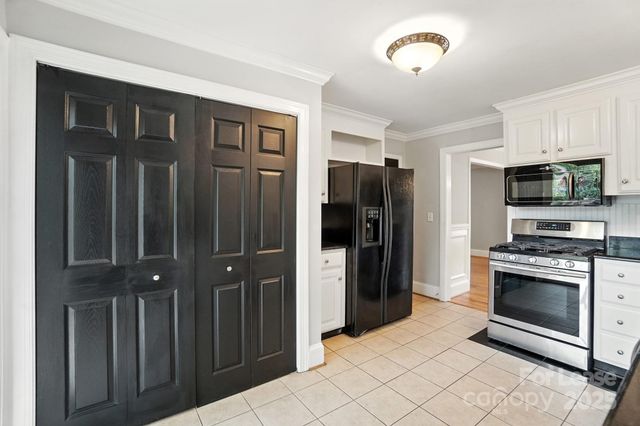 332 Seneca Place, Charlotte, NC 28210