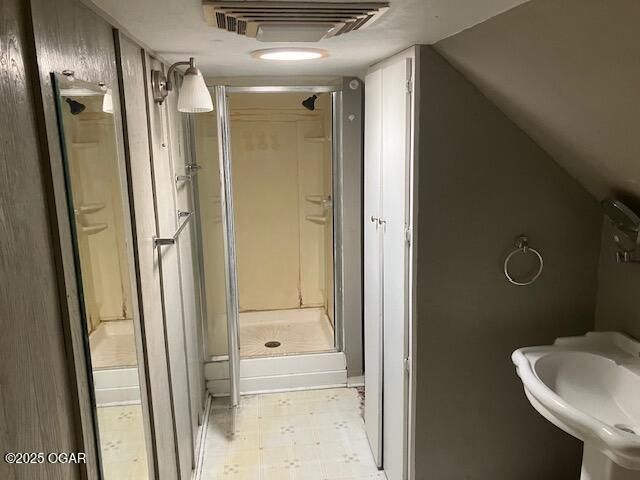 421 E McKinney Street, Neosho, MO 64850