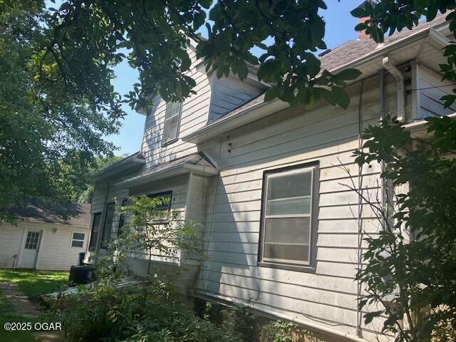 421 E McKinney Street, Neosho, MO 64850