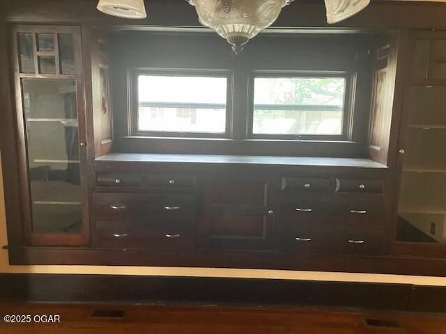 421 E McKinney Street, Neosho, MO 64850