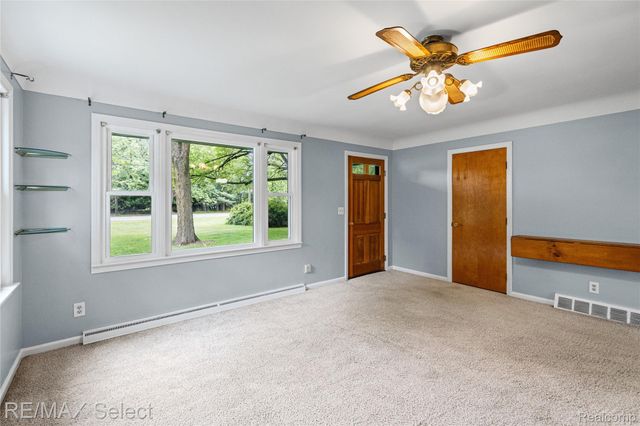 3323 E Carpenter Road, Genesee Charter Township, MI 48506