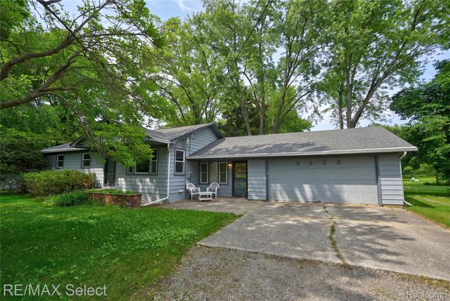 3323 E Carpenter Road, Genesee Charter Township, MI 48506