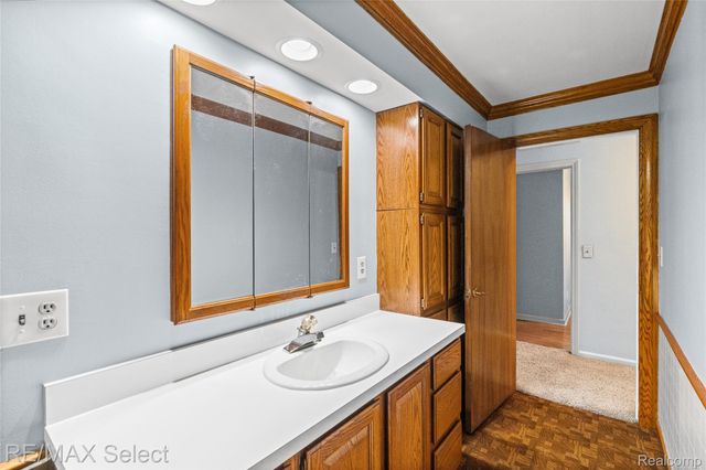 3323 E Carpenter Road, Genesee Charter Township, MI 48506