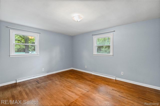 3323 E Carpenter Road, Genesee Charter Township, MI 48506