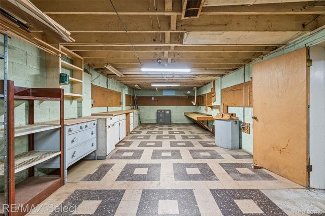 3323 E Carpenter Road, Genesee Charter Township, MI 48506