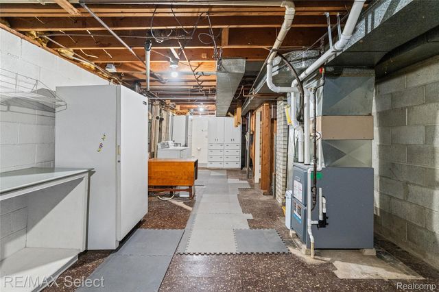 3323 E Carpenter Road, Genesee Charter Township, MI 48506
