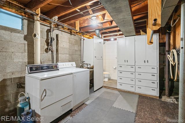 3323 E Carpenter Road, Genesee Charter Township, MI 48506