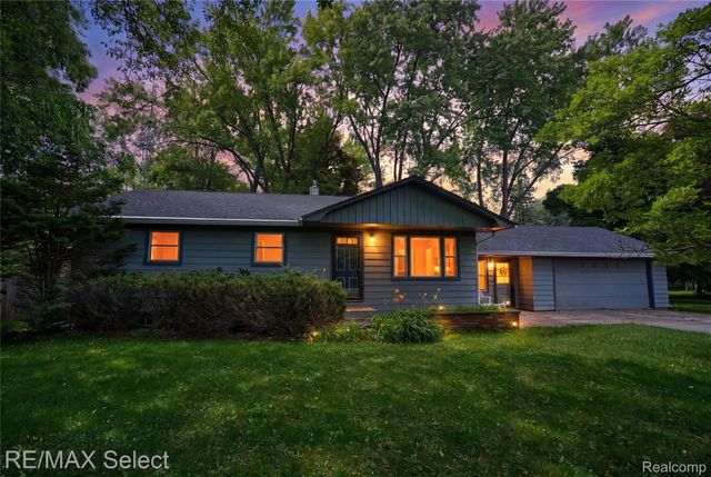 3323 E Carpenter Road, Genesee Charter Township, MI 48506