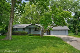 3323 E Carpenter Road, Genesee Charter Township, MI 48506