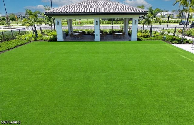 2104 Freemont WAY, Naples, FL 34120