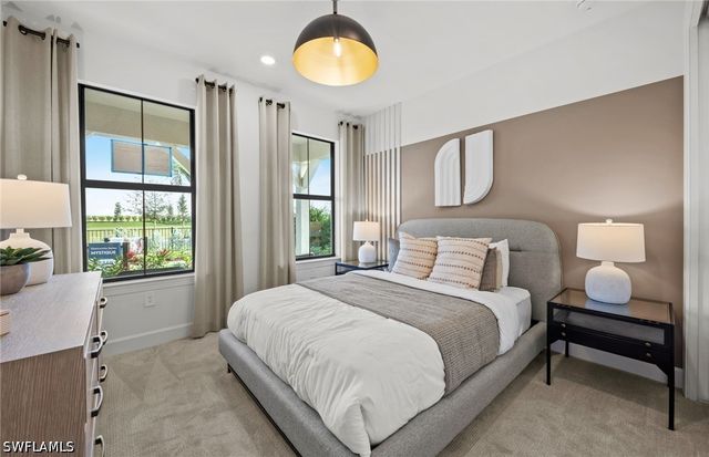 2104 Freemont WAY, Naples, FL 34120