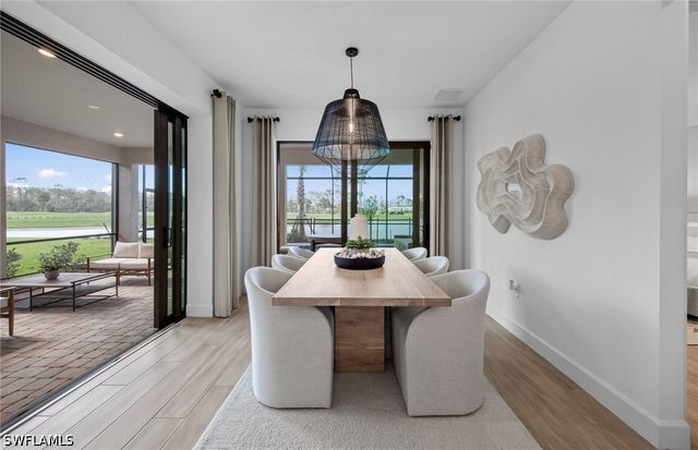 2104 Freemont WAY, Naples, FL 34120