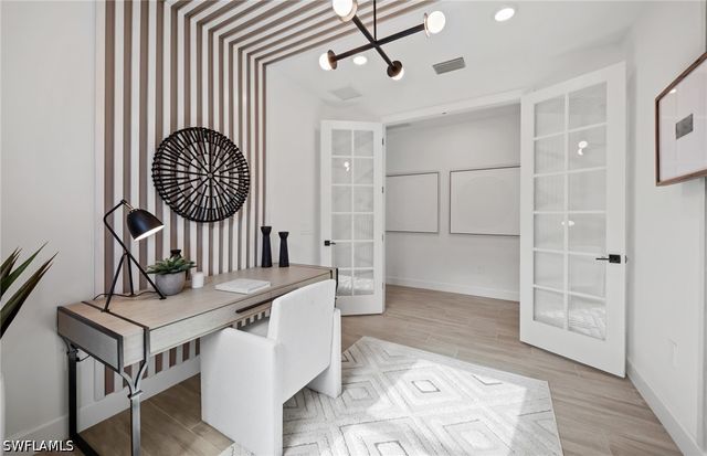 2104 Freemont WAY, Naples, FL 34120