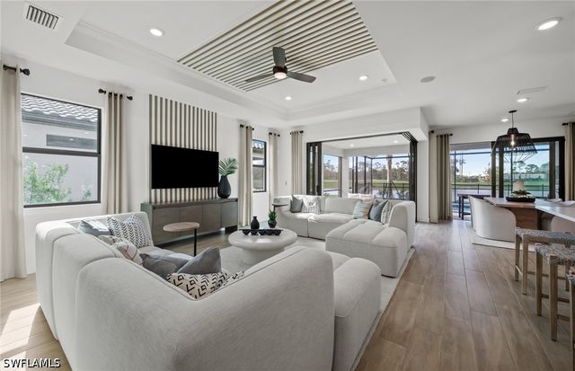 2104 Freemont WAY, Naples, FL 34120