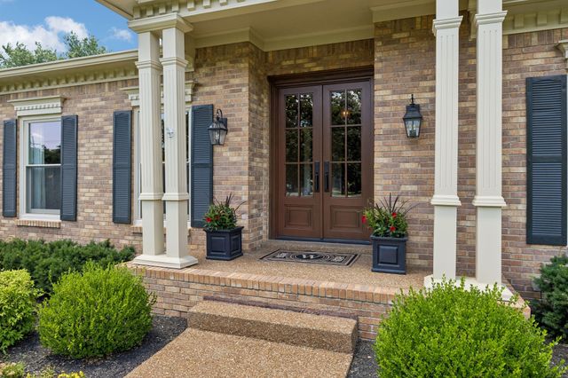 8136 Moores Ln, Brentwood, TN 37027
