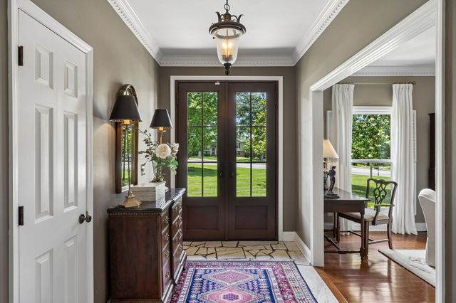 8136 Moores Ln, Brentwood, TN 37027