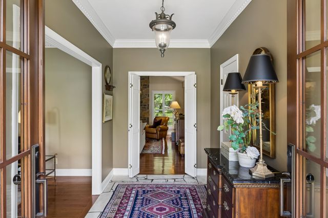 8136 Moores Ln, Brentwood, TN 37027
