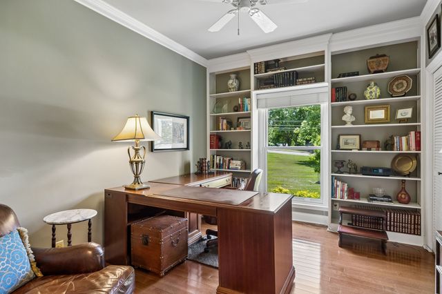 8136 Moores Ln, Brentwood, TN 37027