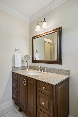 8136 Moores Ln, Brentwood, TN 37027