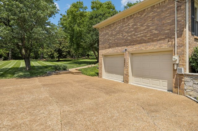 8136 Moores Ln, Brentwood, TN 37027
