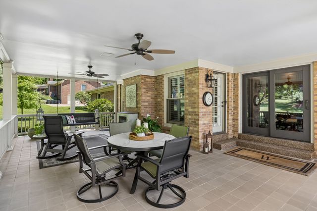 8136 Moores Ln, Brentwood, TN 37027