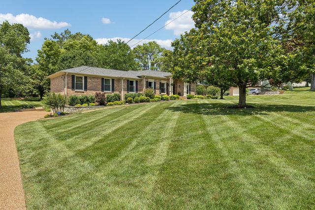 8136 Moores Ln, Brentwood, TN 37027