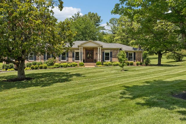 8136 Moores Ln, Brentwood, TN 37027