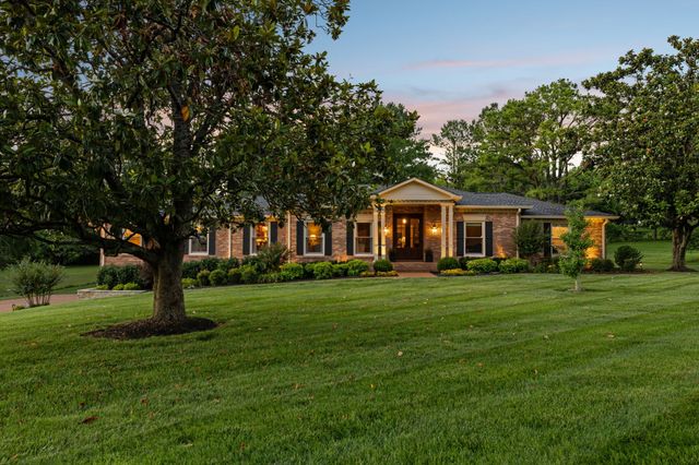 8136 Moores Ln, Brentwood, TN 37027