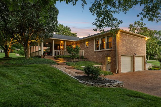 8136 Moores Ln, Brentwood, TN 37027