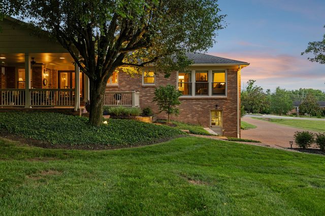 8136 Moores Ln, Brentwood, TN 37027
