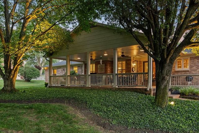 8136 Moores Ln, Brentwood, TN 37027