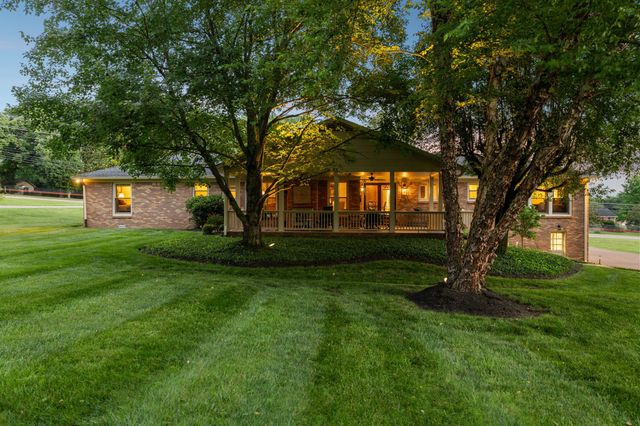 8136 Moores Ln, Brentwood, TN 37027