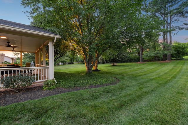 8136 Moores Ln, Brentwood, TN 37027