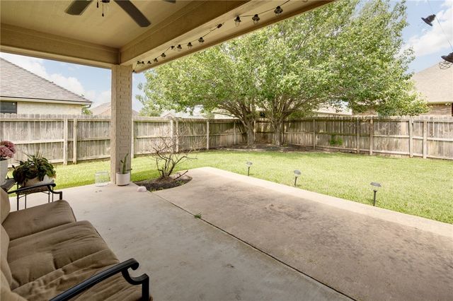 803 Emerald Dove Avenue, College Station, TX 77845