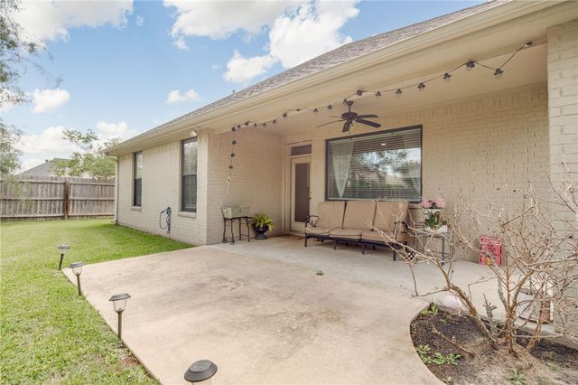 803 Emerald Dove Avenue, College Station, TX 77845
