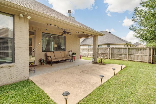 803 Emerald Dove Avenue, College Station, TX 77845