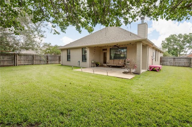 803 Emerald Dove Avenue, College Station, TX 77845