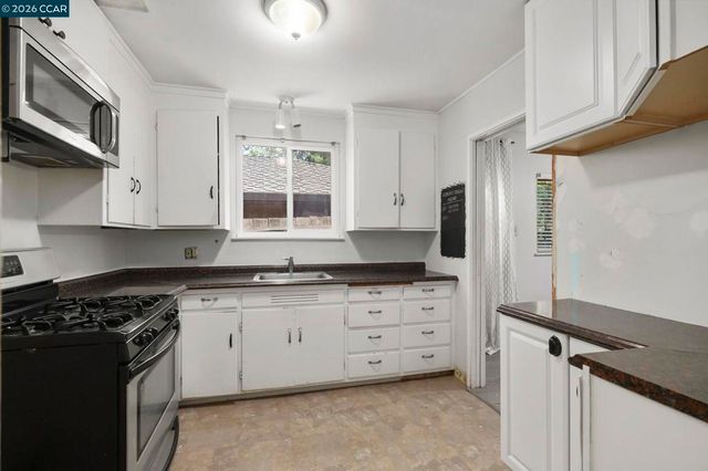 3597 Walnut St, Lafayette, CA 94549