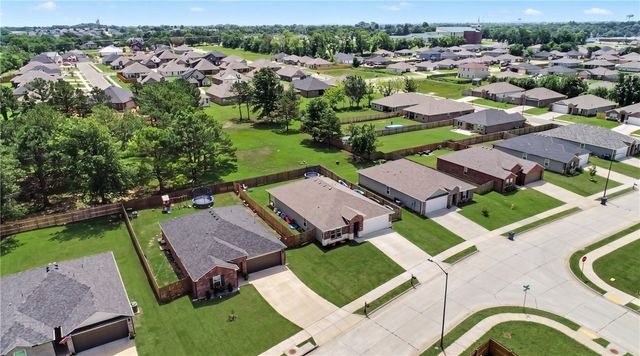 2309 N Heritage Ranch Drive, Siloam Springs, AR 72761