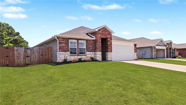 2309 N Heritage Ranch Drive, Siloam Springs, AR 72761