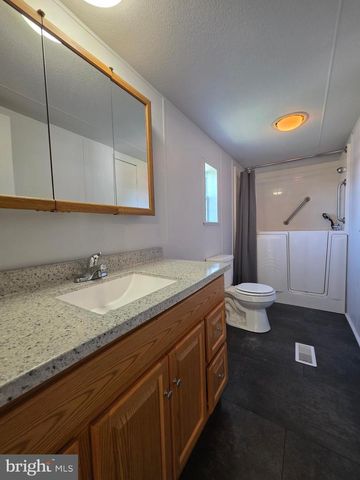 146 N REAMSTOWN RD, Stevens, PA 17578