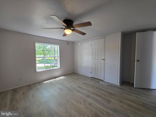 146 N REAMSTOWN RD, Stevens, PA 17578