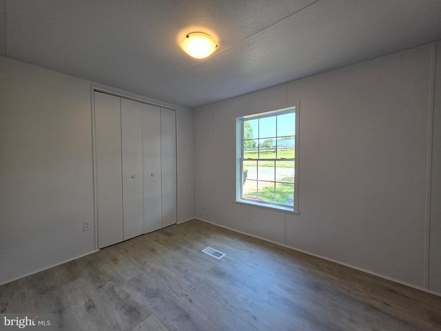 146 N REAMSTOWN RD, Stevens, PA 17578