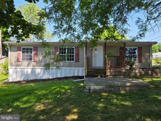 146 N REAMSTOWN RD, Stevens, PA 17578