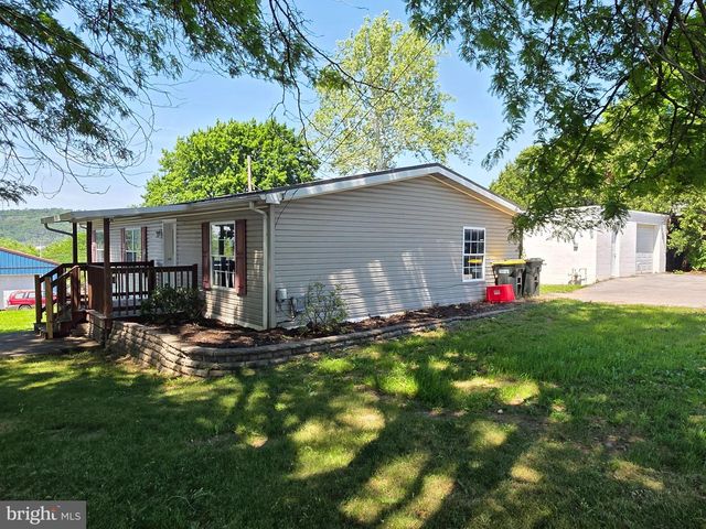 146 N REAMSTOWN RD, Stevens, PA 17578