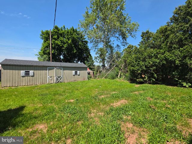 146 N REAMSTOWN RD, Stevens, PA 17578