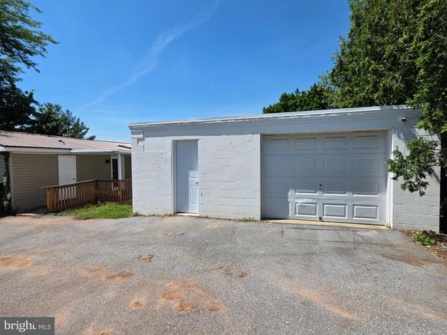146 N REAMSTOWN RD, Stevens, PA 17578